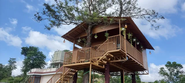 Silent Night Holidays, Malayilputhuval