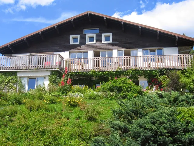 Châlet LES GRELINES chambres d'hôtes à GERARDMER vue Lac