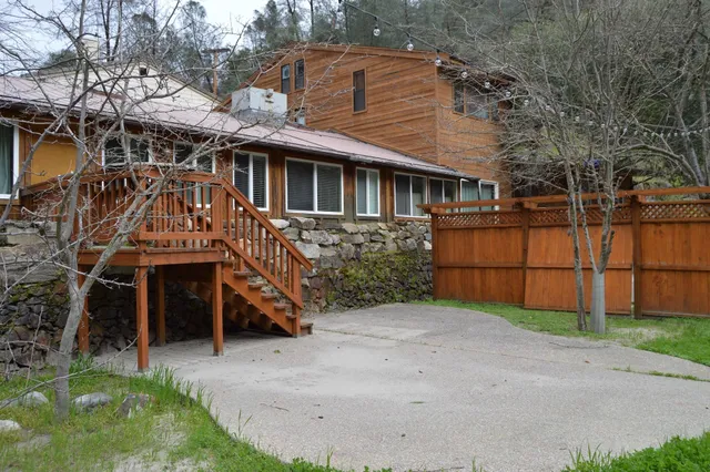 Yosemite Redbud Lodge