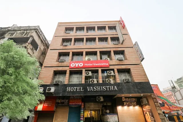 Hotel Vashistha