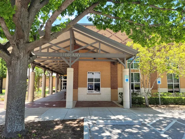 Flower Mound Public Library