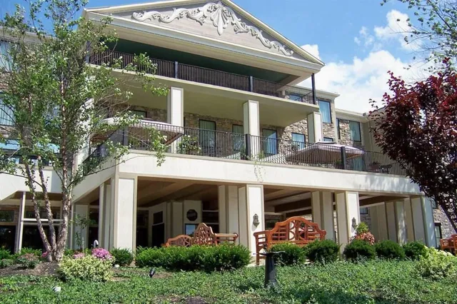 Niagara Crossing Hotel & Spa