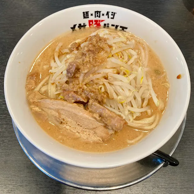 麺×肉×ベジ メガ豚パンチ