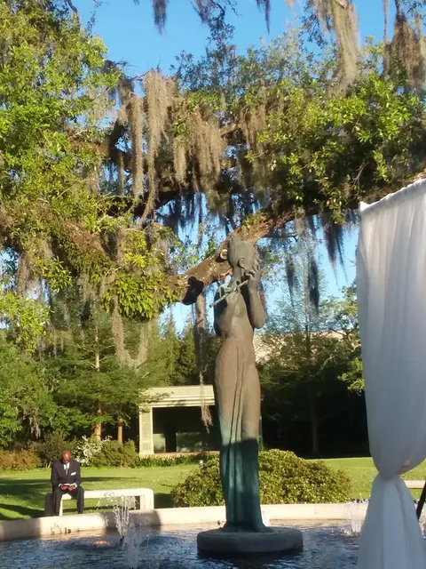 Pavilion of the Two Sisters