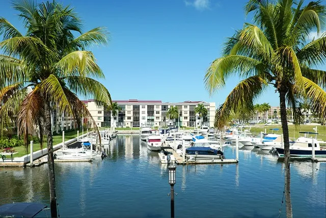 Naples Bay Resort & Marina