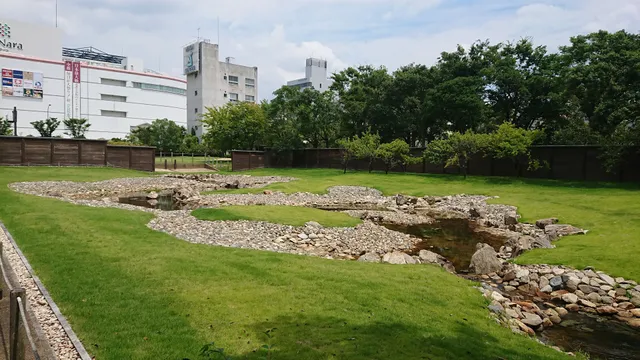 平城京左京三条二坊宮跡庭園