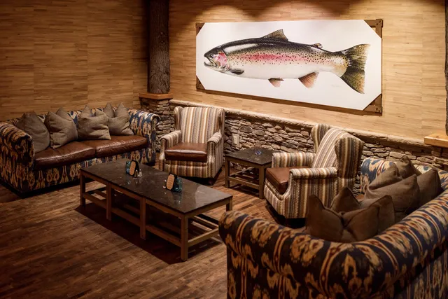 Tailwater Restaurant & Bar