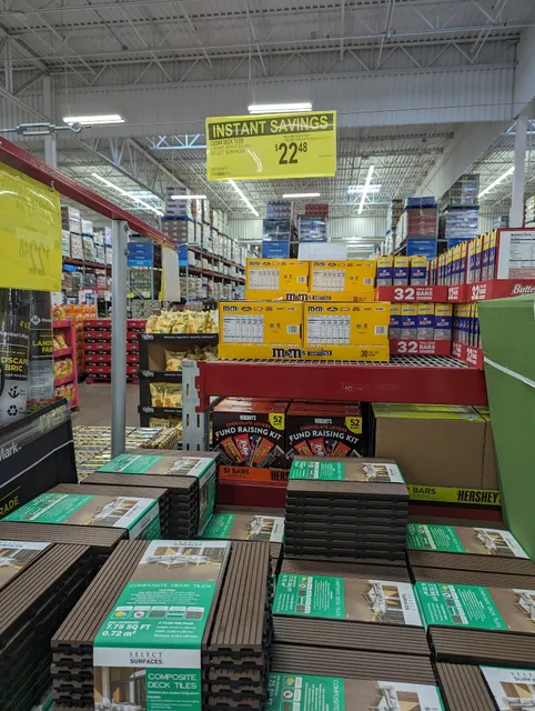 Indianapolis Pavilions Corner Shops