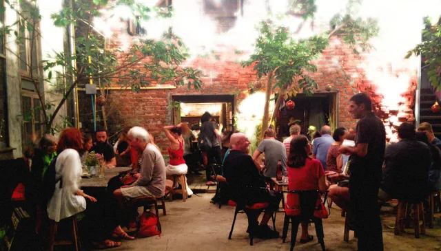 Thapae East - live music bar