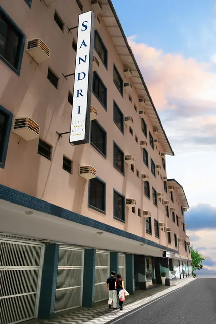 Sandri City Hotel