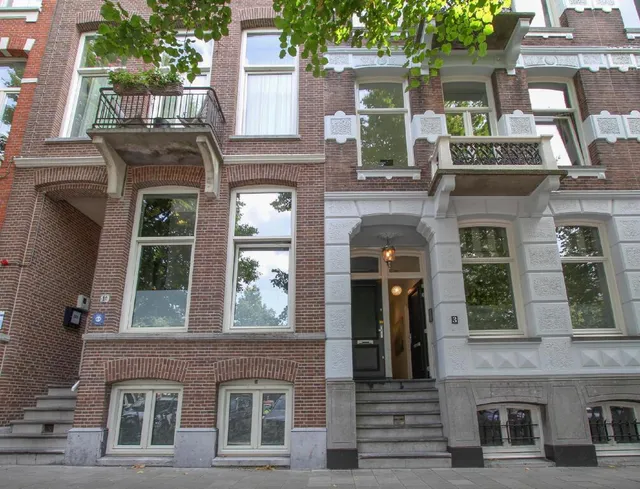 NINE(T)TEEN Bed & Boutique