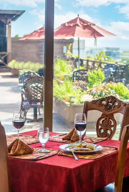 Vino Tinto Restaurant Bar & Grill