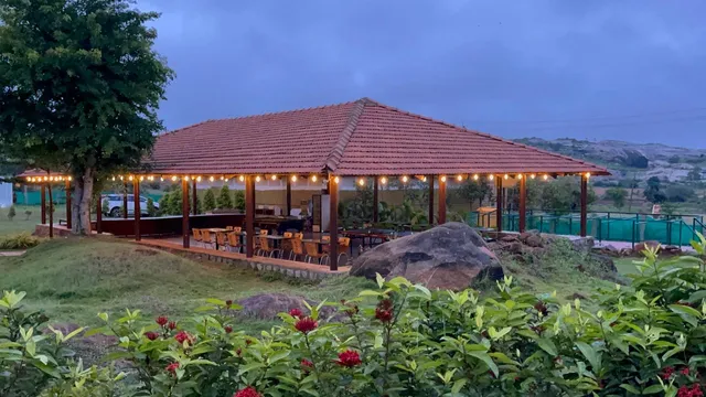 Q Nandi Retreat - A Drive in Campsite and Rooms