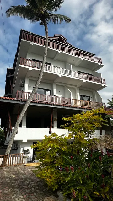 Lucky Monkey Inn & Restaurant