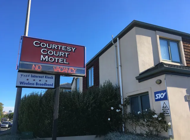 Courtesy Court Motel