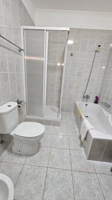 Apartment with beautiful ocean and city view