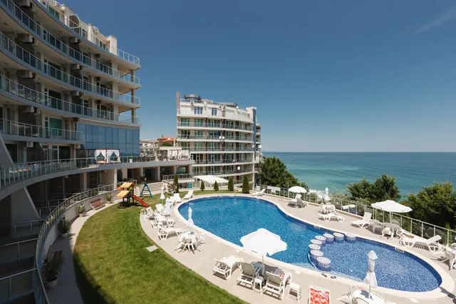 Silver Beach Apart Complex