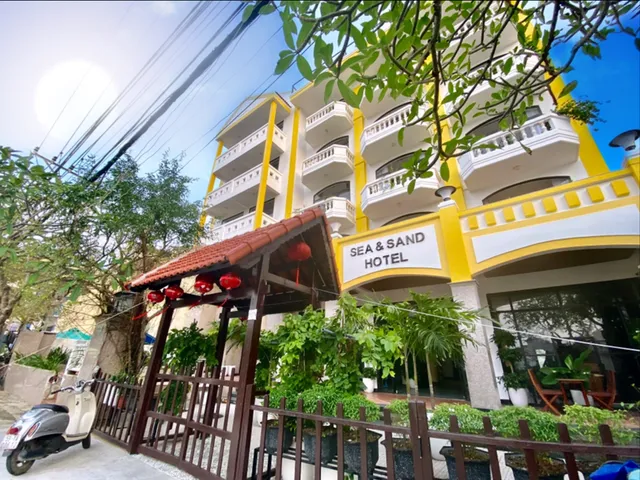Sea And Sand Hoi An Hotel