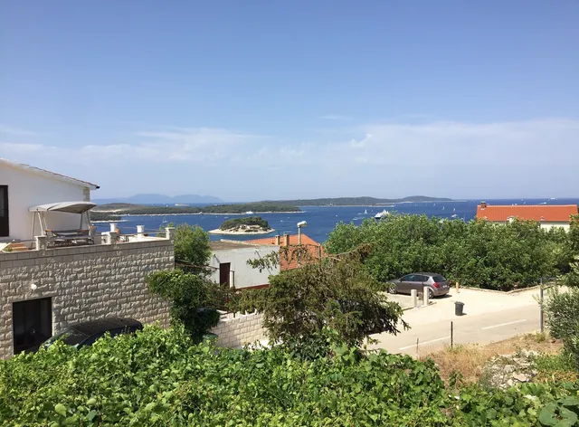 House Iliskovic, Hvar