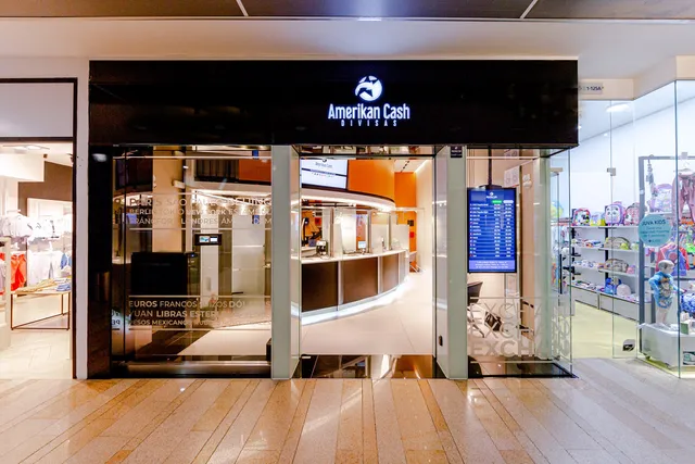 Compra y Venta de Divisas Amerikan Cash / C.C. El Retiro L.126