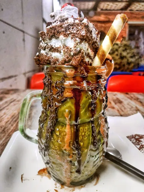 New Naveen Juice n Ice Cream Parlour