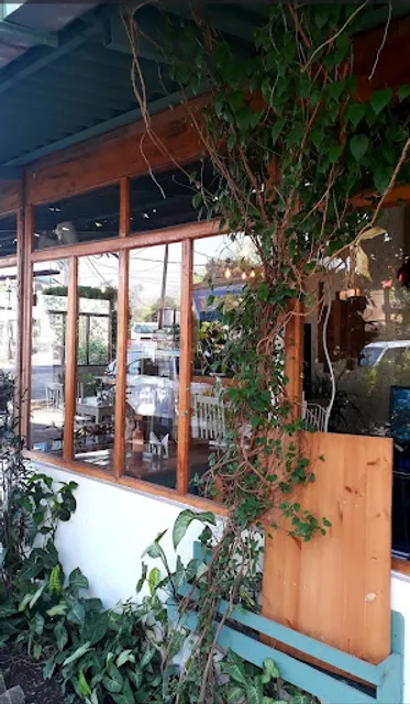 APRIQOT RHYTHM Cafe.Cake Shop.Homestay