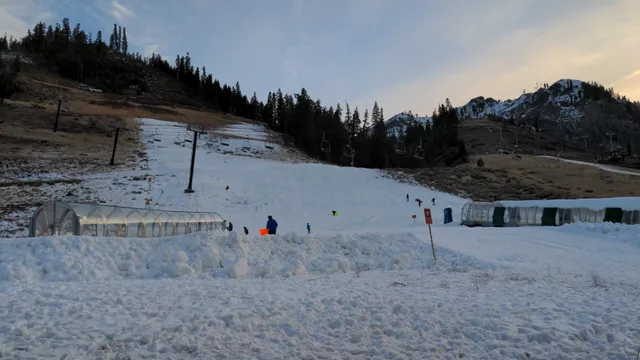 Palisades Tahoe Kids Ski & Snowboard School