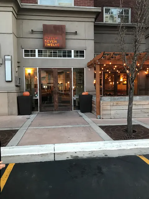 Pizzeria Seven Twelve