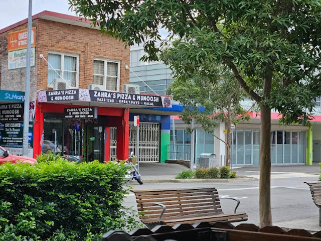 Zahra's Pizza and Munoosh