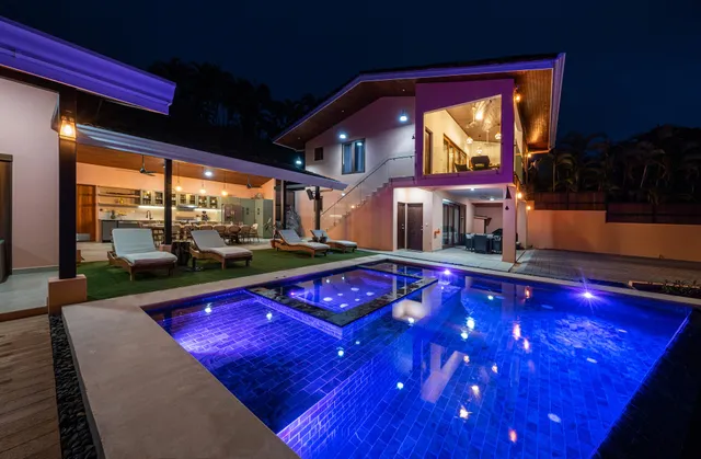 The Monkey Manor : Luxury Jungle Villas