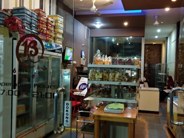 Intan Bakery & Cafe