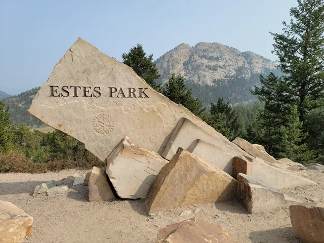 Estes Park Sign