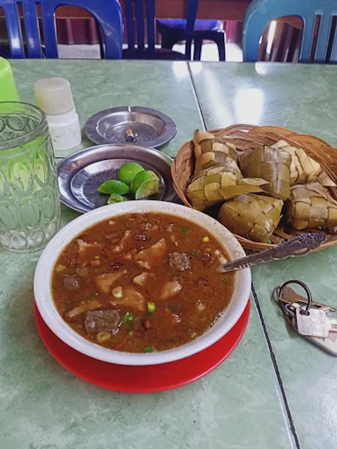 Coto Makassar dan Sop Saudara Daeng Ta’