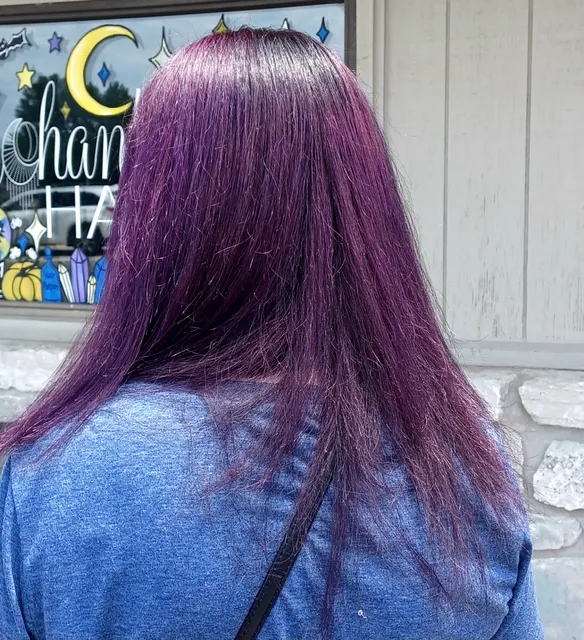 Shanda Shawnee Hairstylist