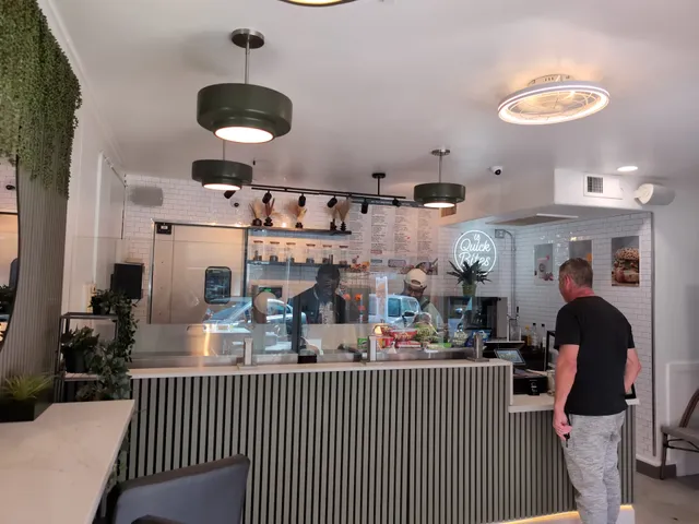 QUICK BITES CAFE / Best Sandwiches