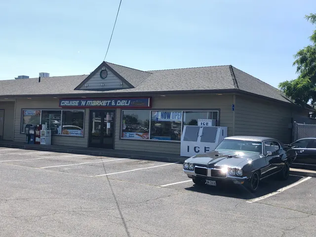 Cruise 'N Market and Deli