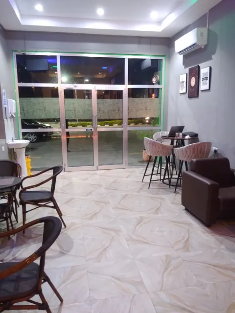 Relish Coffee Bar, Mikocheni