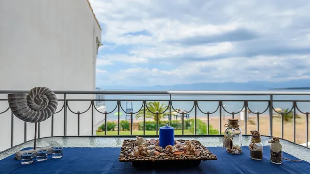 "SteliosDimitra" House with view in sea of Kantia