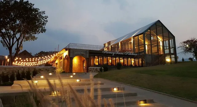 The Scenery Vintage Farm