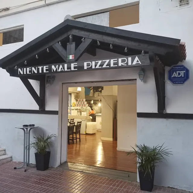 Pizzeria Niente Male