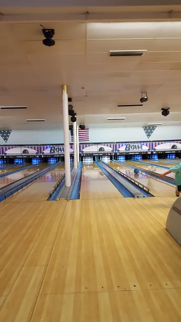 Lakeside Lanes