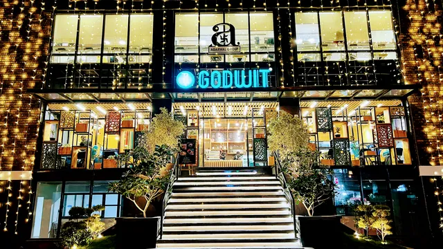 Godwit Cafe | Best Cafes in Indore | Best Jain food in Indore | Pure Veg restaurant