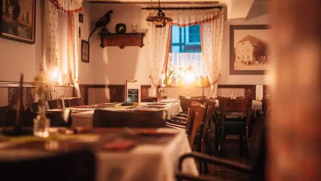 Gasthaus "Zum Goldenen Roß" in Uhlstädt. Restaurant, Pension und Catering