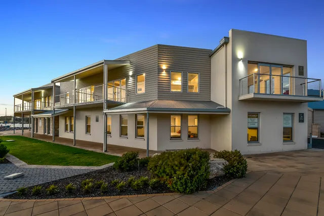 Aloha Marina Apartments