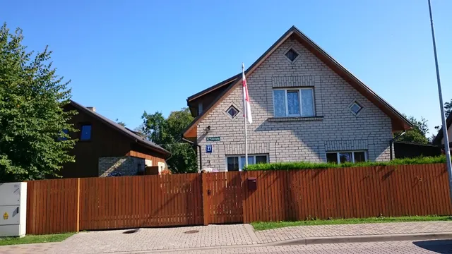 Pulkvedis, Guest House