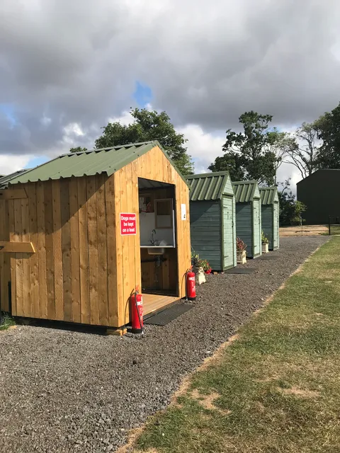 Pebbly Barn Farm, Moreton-in-Marsh, Motorhome and Tent Campsite. Call to book.