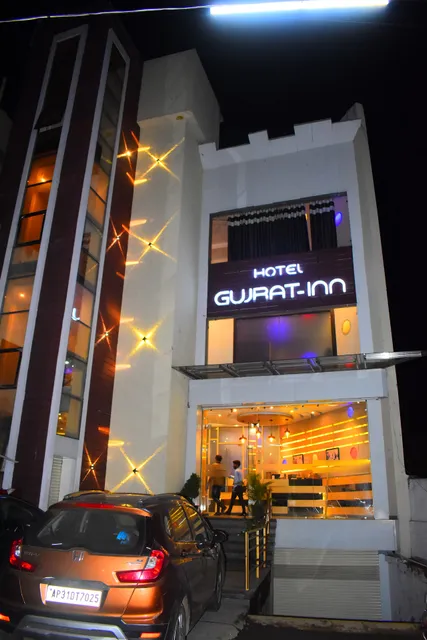 HOTEL GUJRAT INN