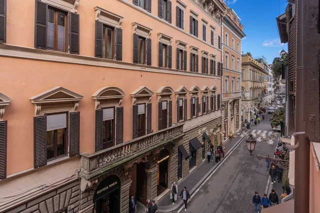 Townhouse Condotti 29