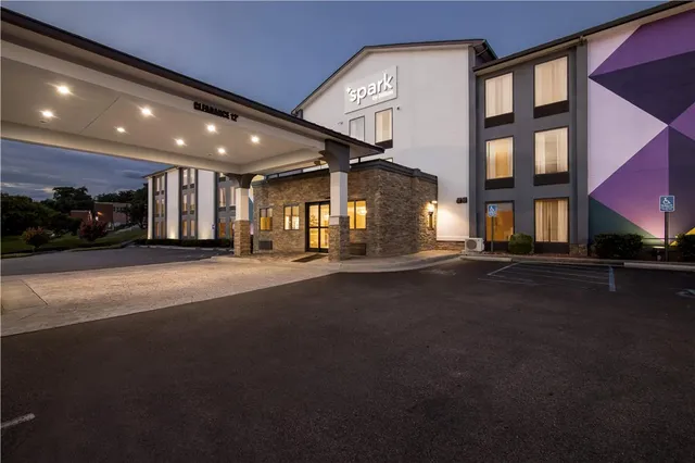 Spark by Hilton Roanoke Civic Center