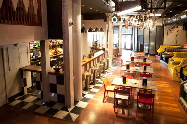 Trapeze Bar | Old Street